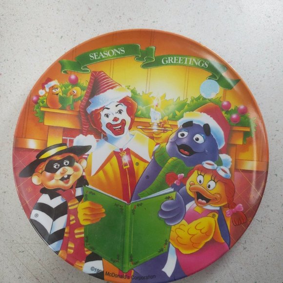 Ronald McDonald 1995 Christmas Seasons Greeting Caroling Plastic Plates - Picture 2 of 6